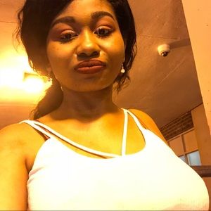 Meet your Posher, Angelique